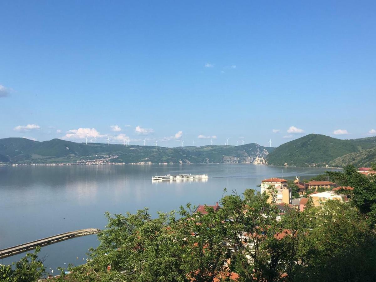 Apartmani Vidikovac Golubac Bagian luar foto