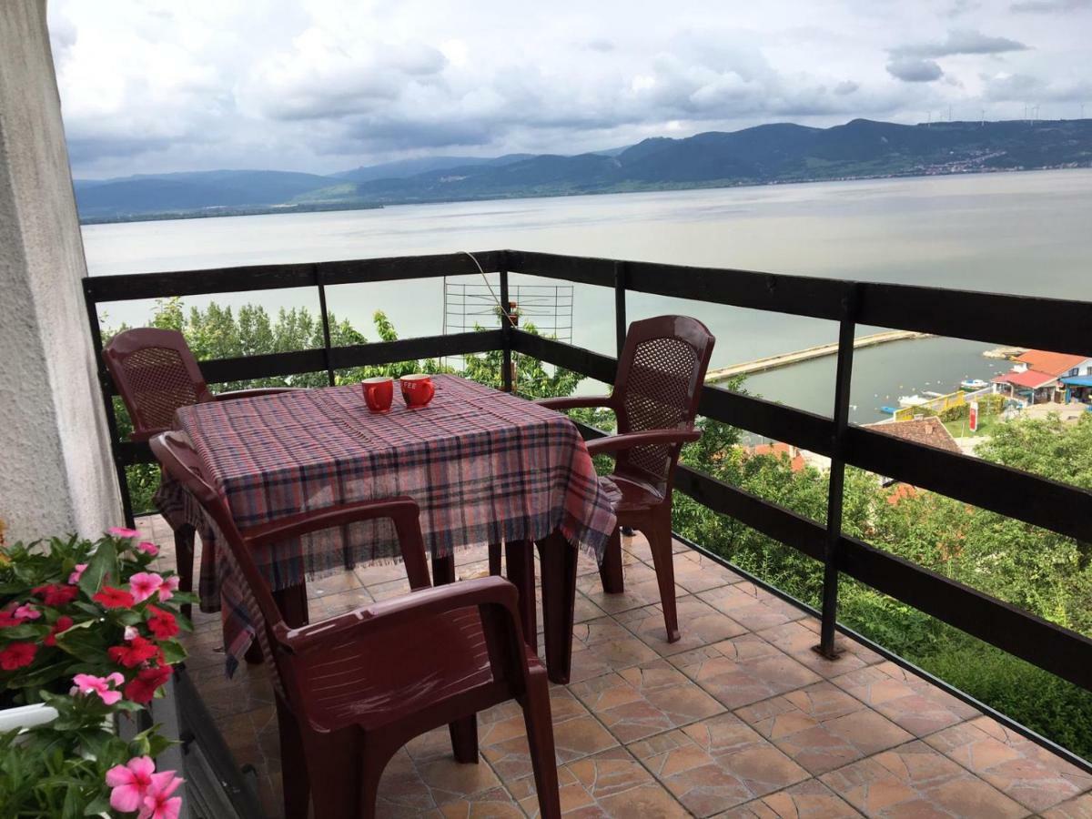 Apartmani Vidikovac Golubac Bagian luar foto